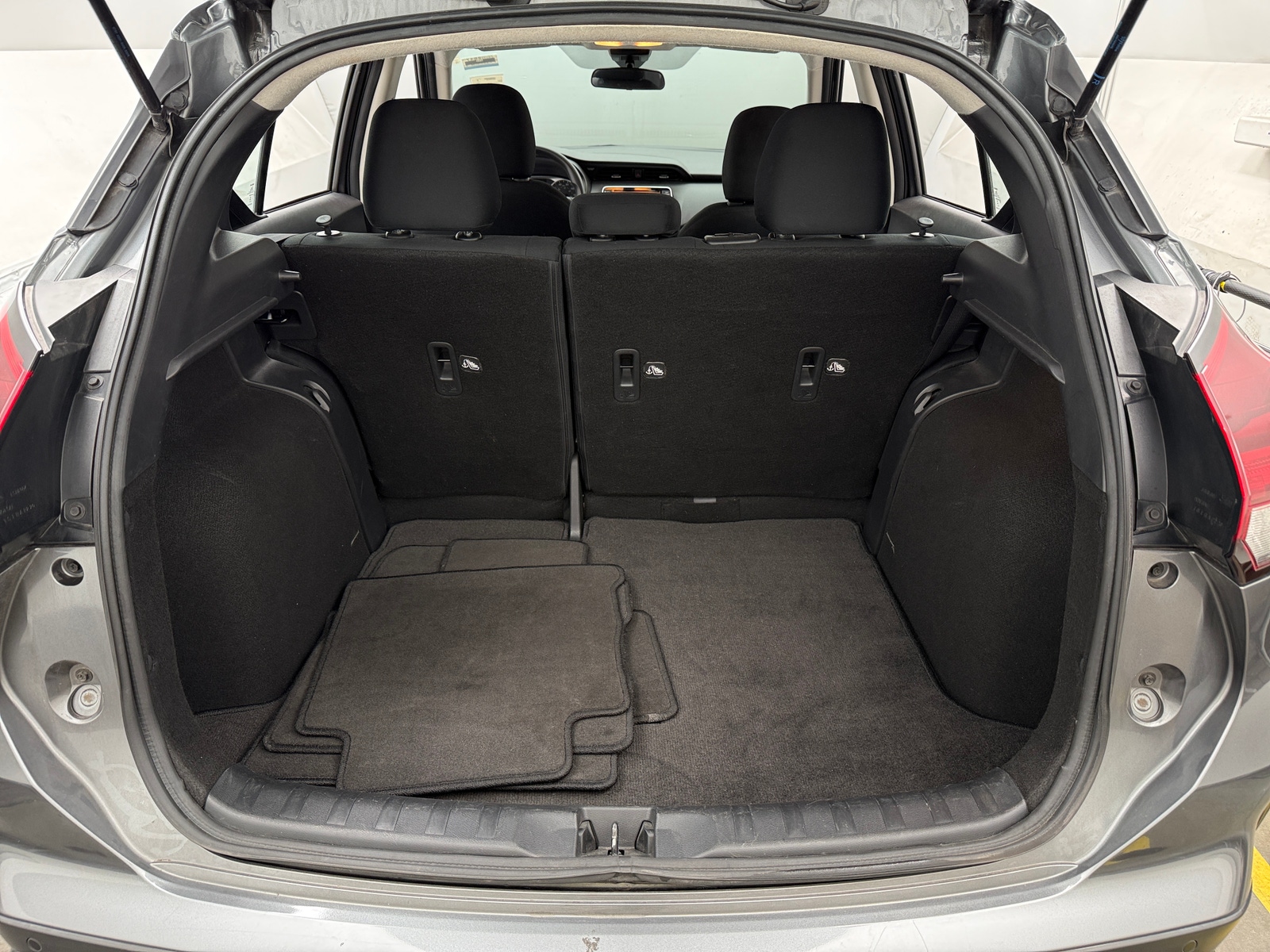 Thumbnail: 2023 Nissan Kicks - 7