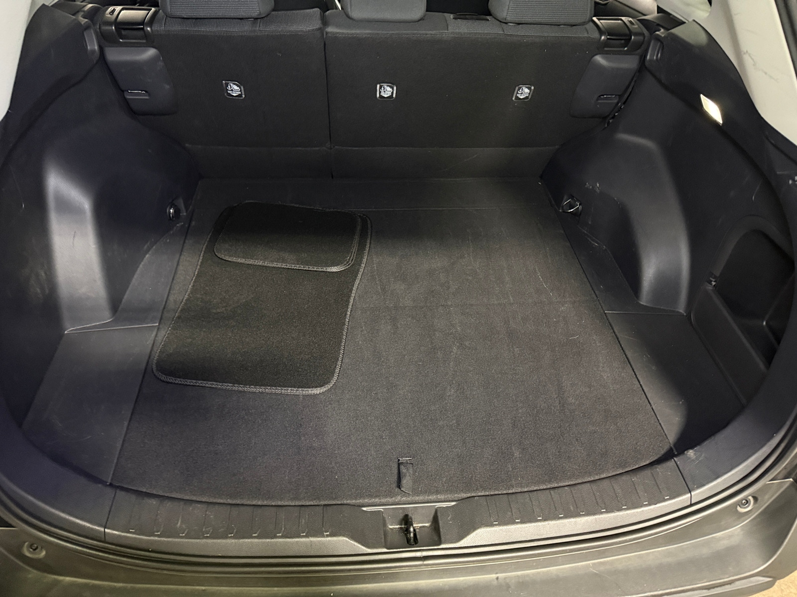 Thumbnail: 2025 Toyota RAV4 - 7