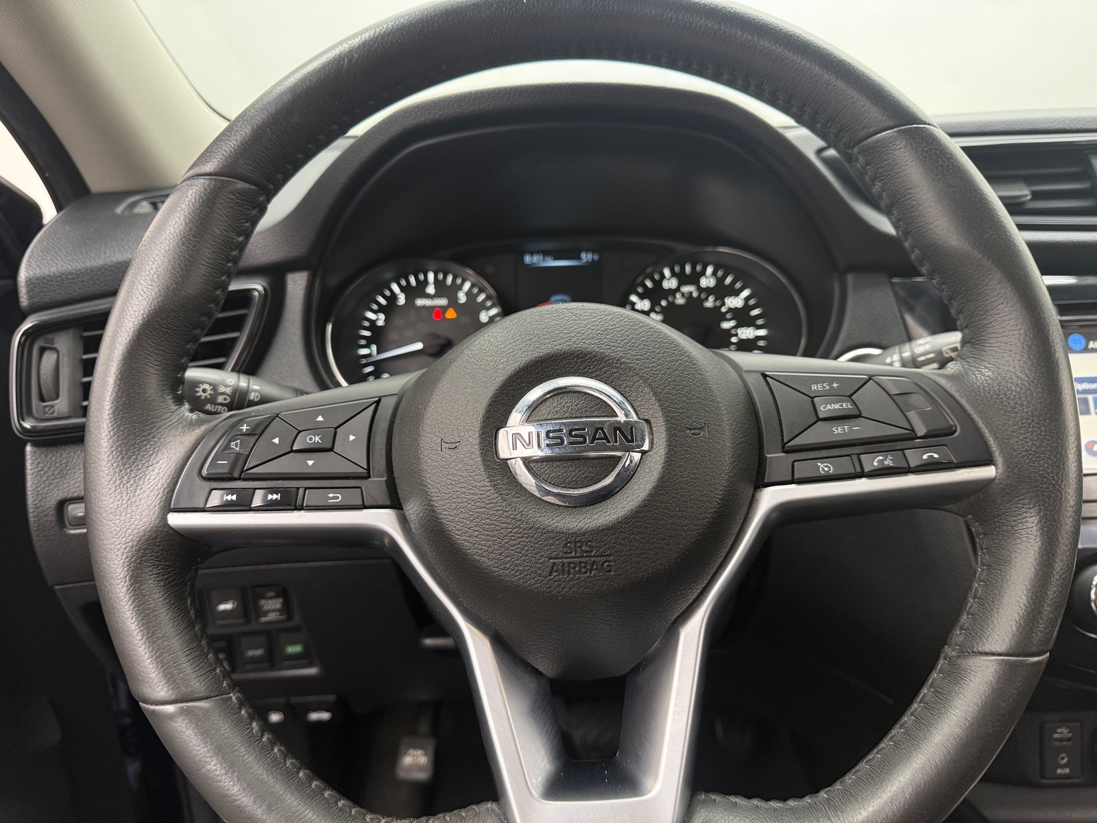 Thumbnail: 2017 Nissan Rogue - 5