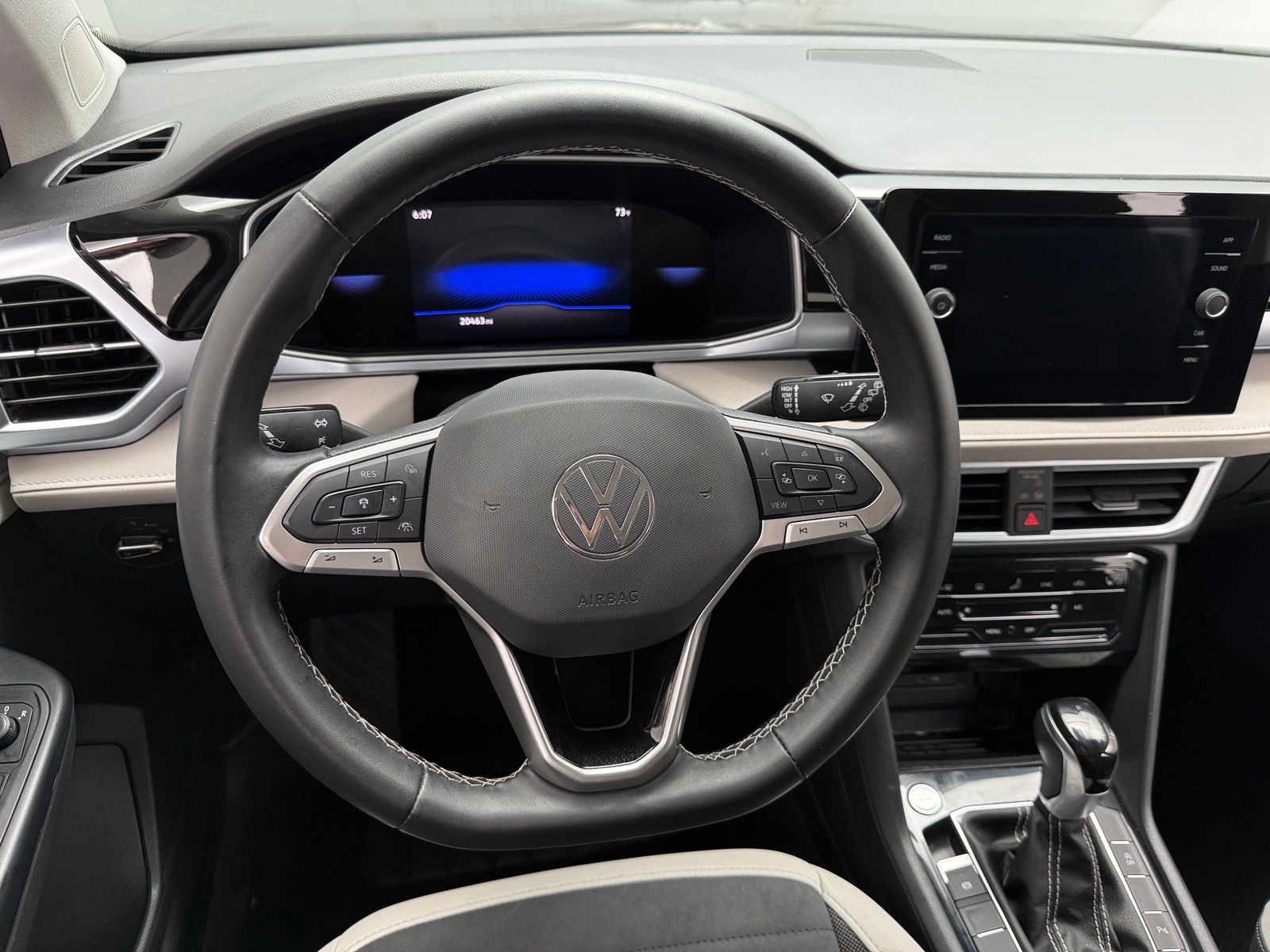 Thumbnail: 2025 Volkswagen Taos - 4