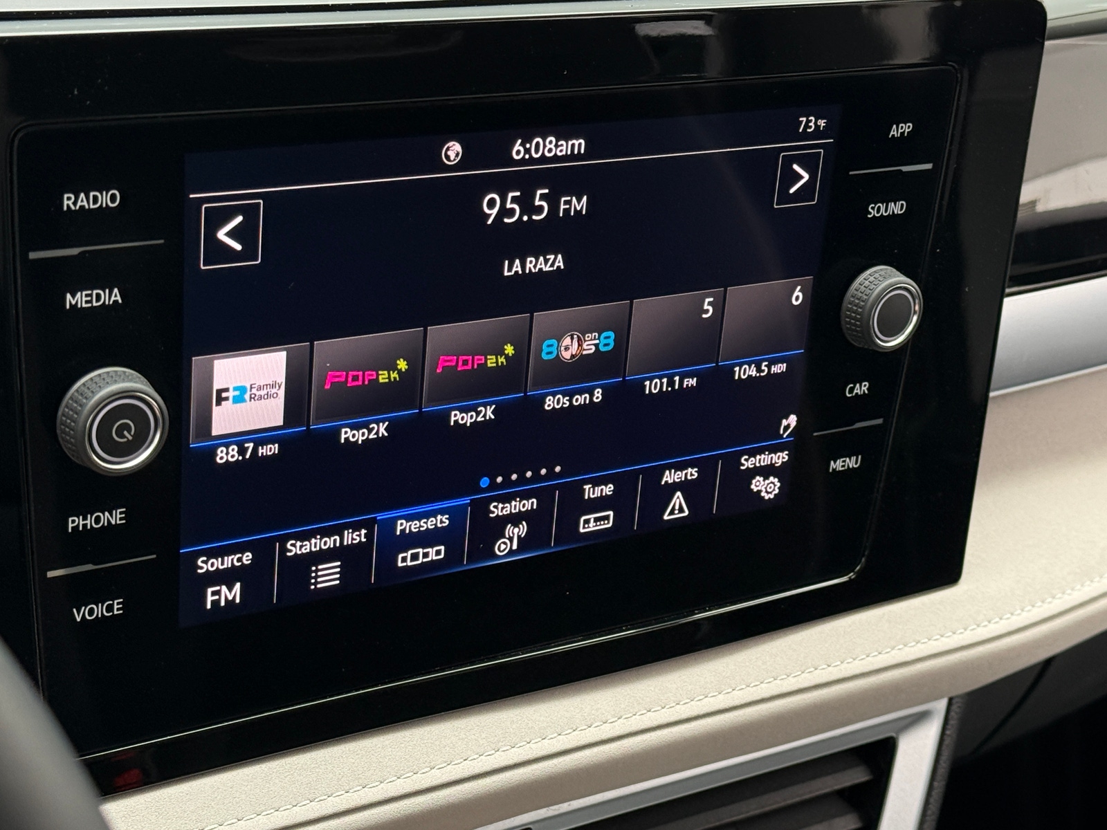 Thumbnail: 2025 Volkswagen Taos - 3