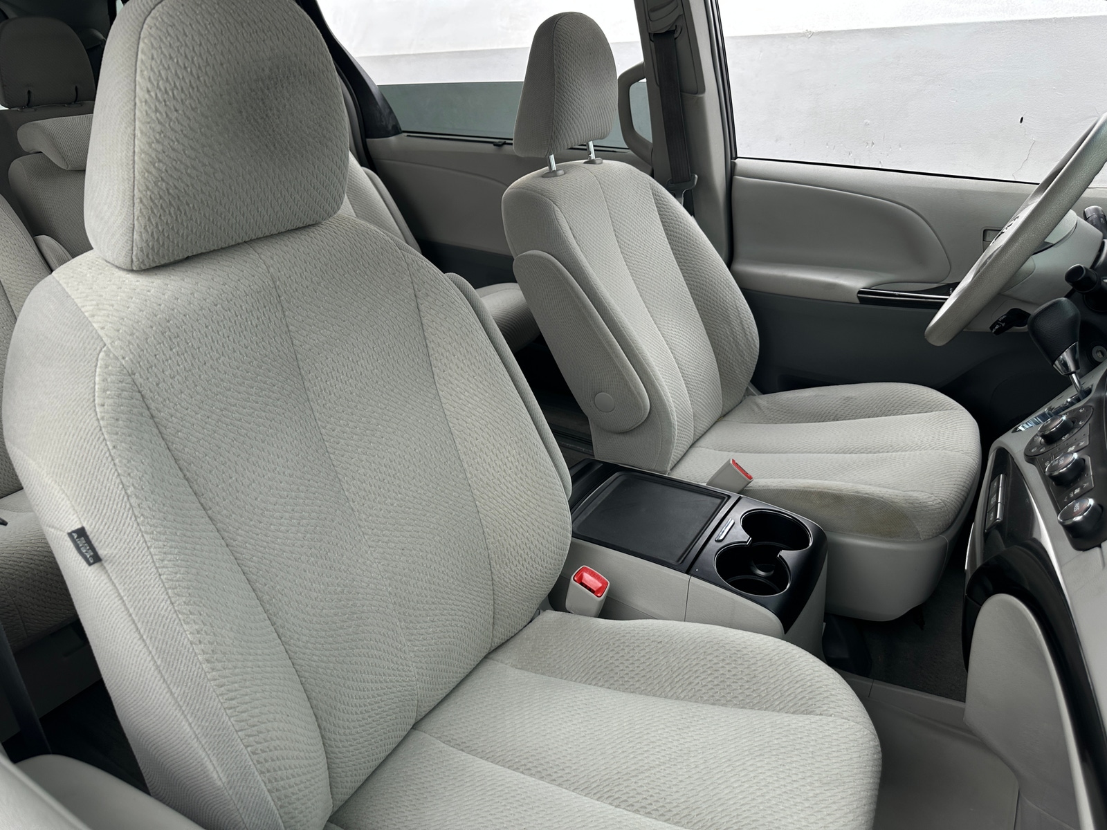 Thumbnail: 2012 Toyota Sienna - 2