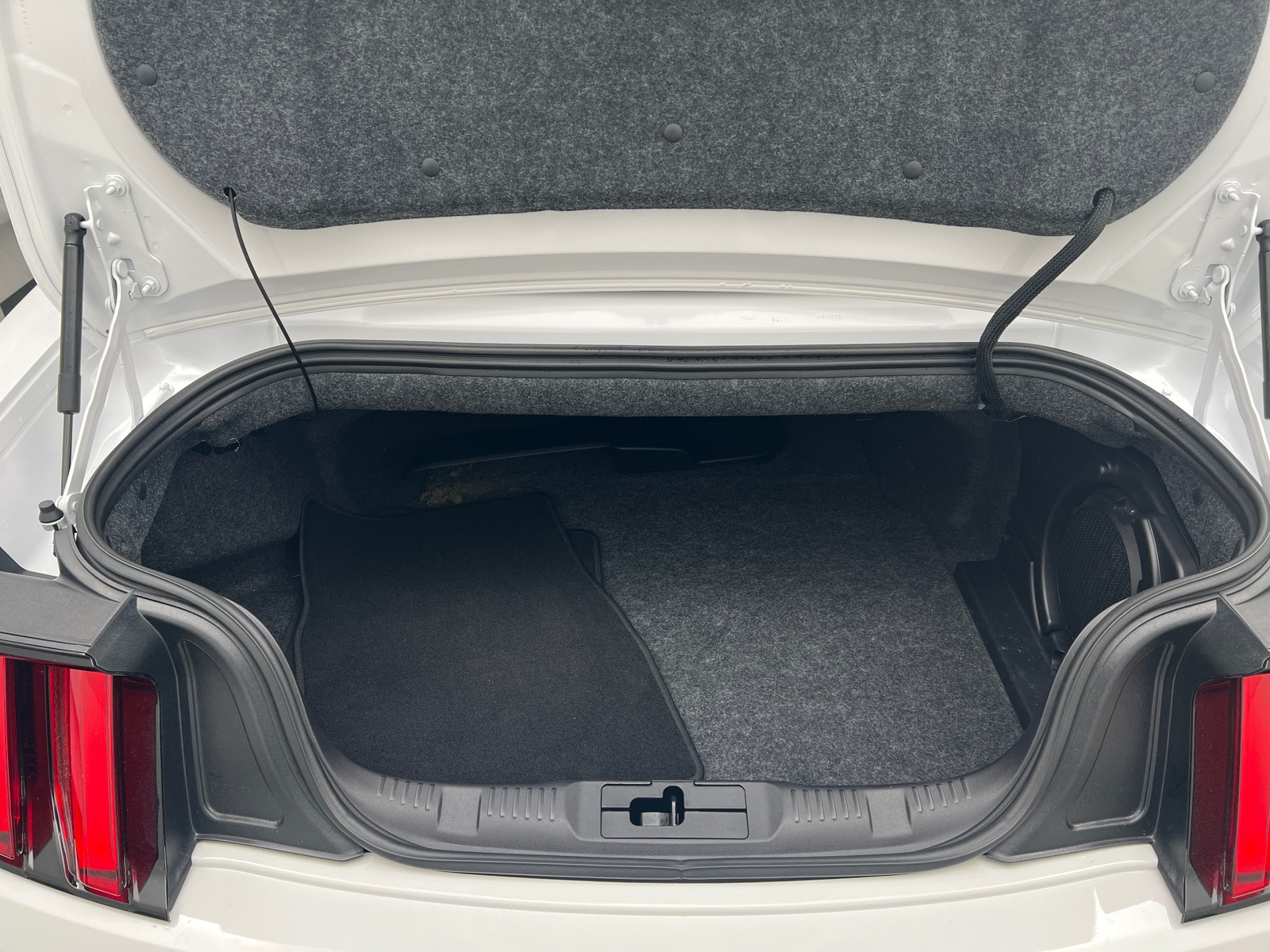 Thumbnail: 2016 Ford Mustang - 6