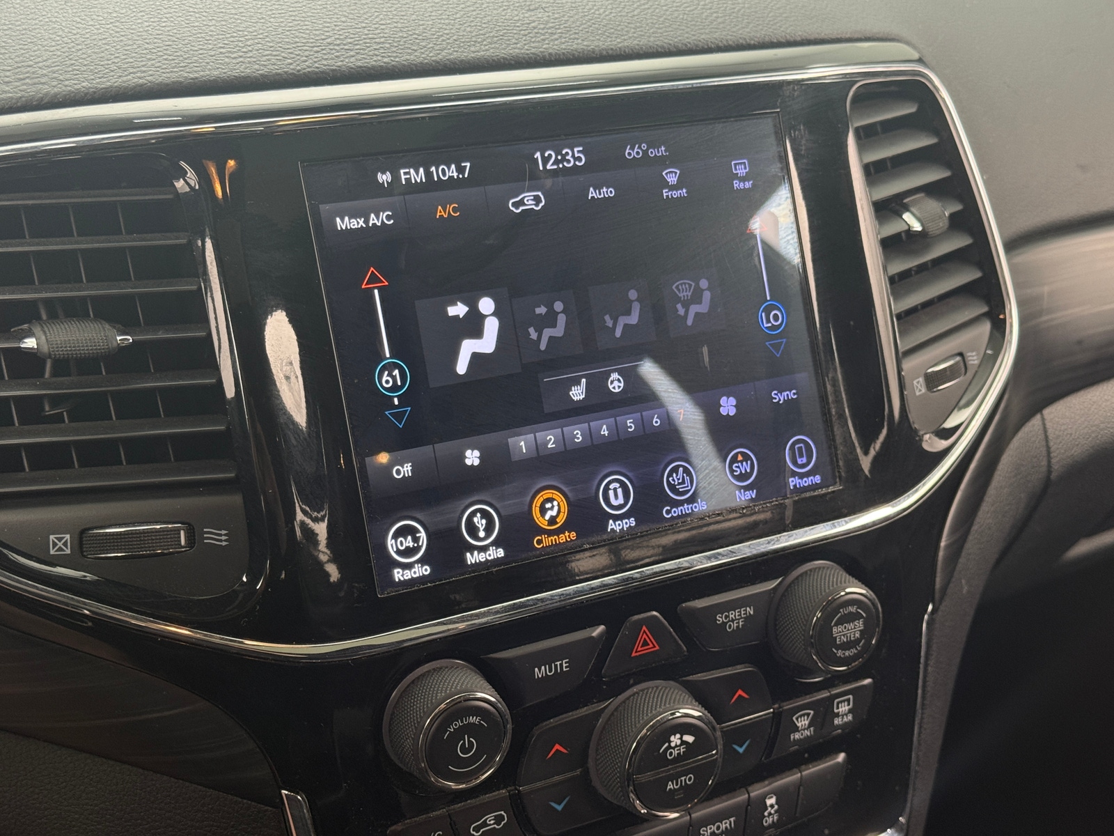 Thumbnail: 2019 Jeep Grand Cherokee - 3