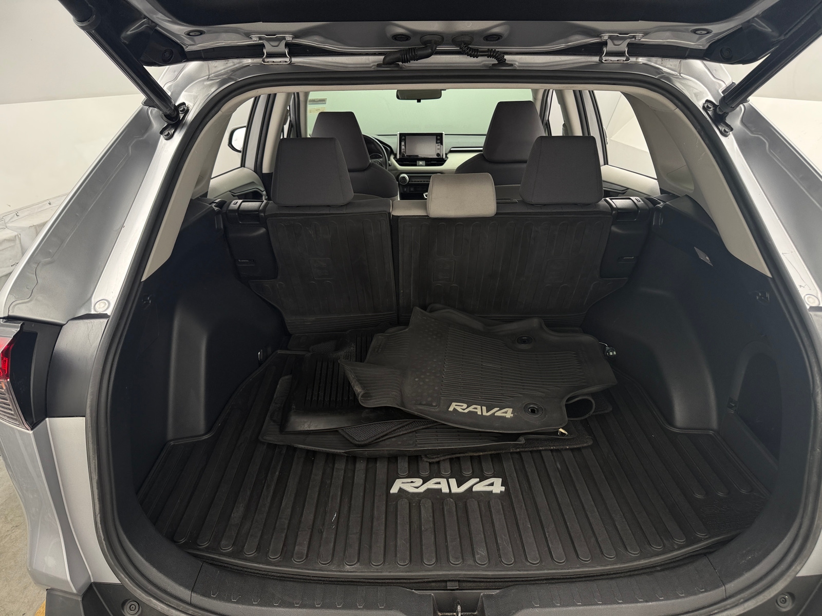 Thumbnail: 2020 Toyota RAV4 - 7