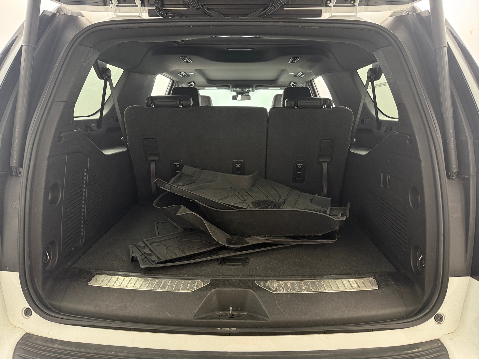 Thumbnail: 2023 Chevrolet Suburban - 6