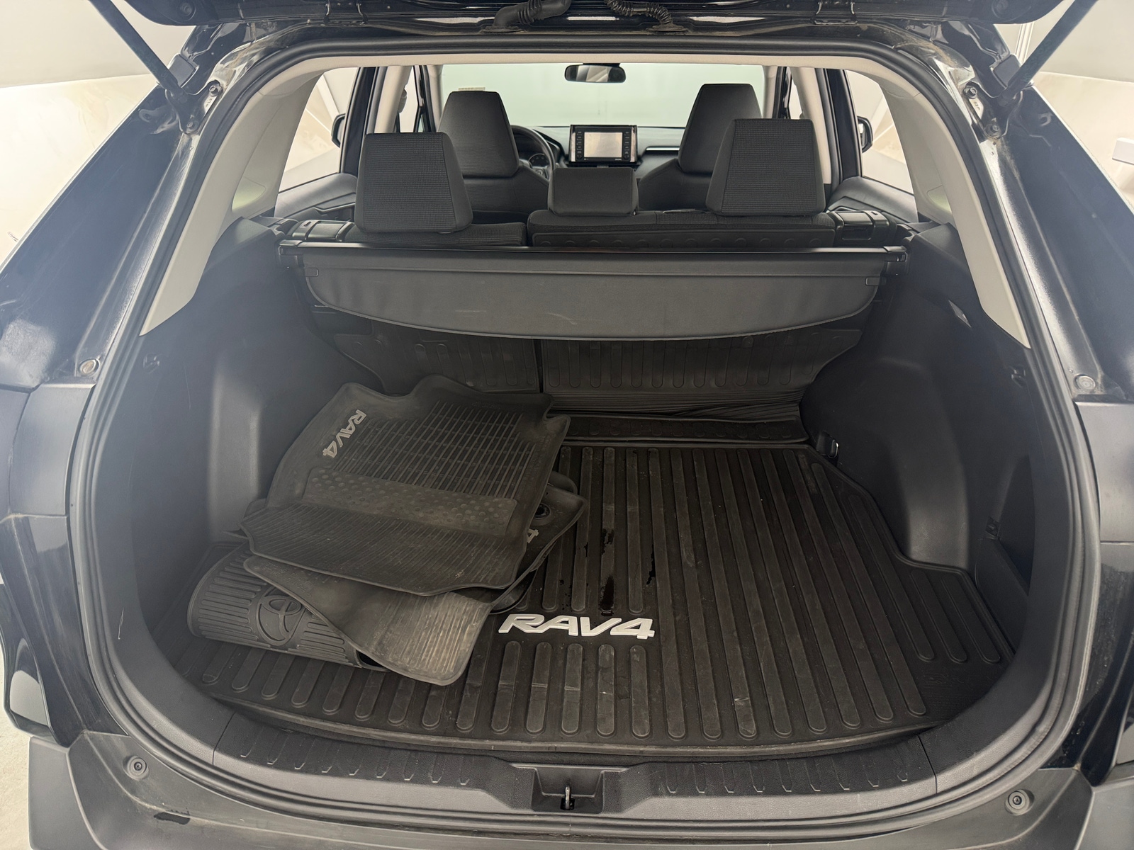 Thumbnail: 2021 Toyota RAV4 - 7