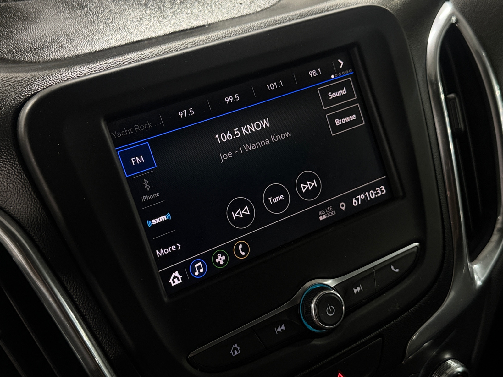 Thumbnail: 2020 Chevrolet Equinox - 4