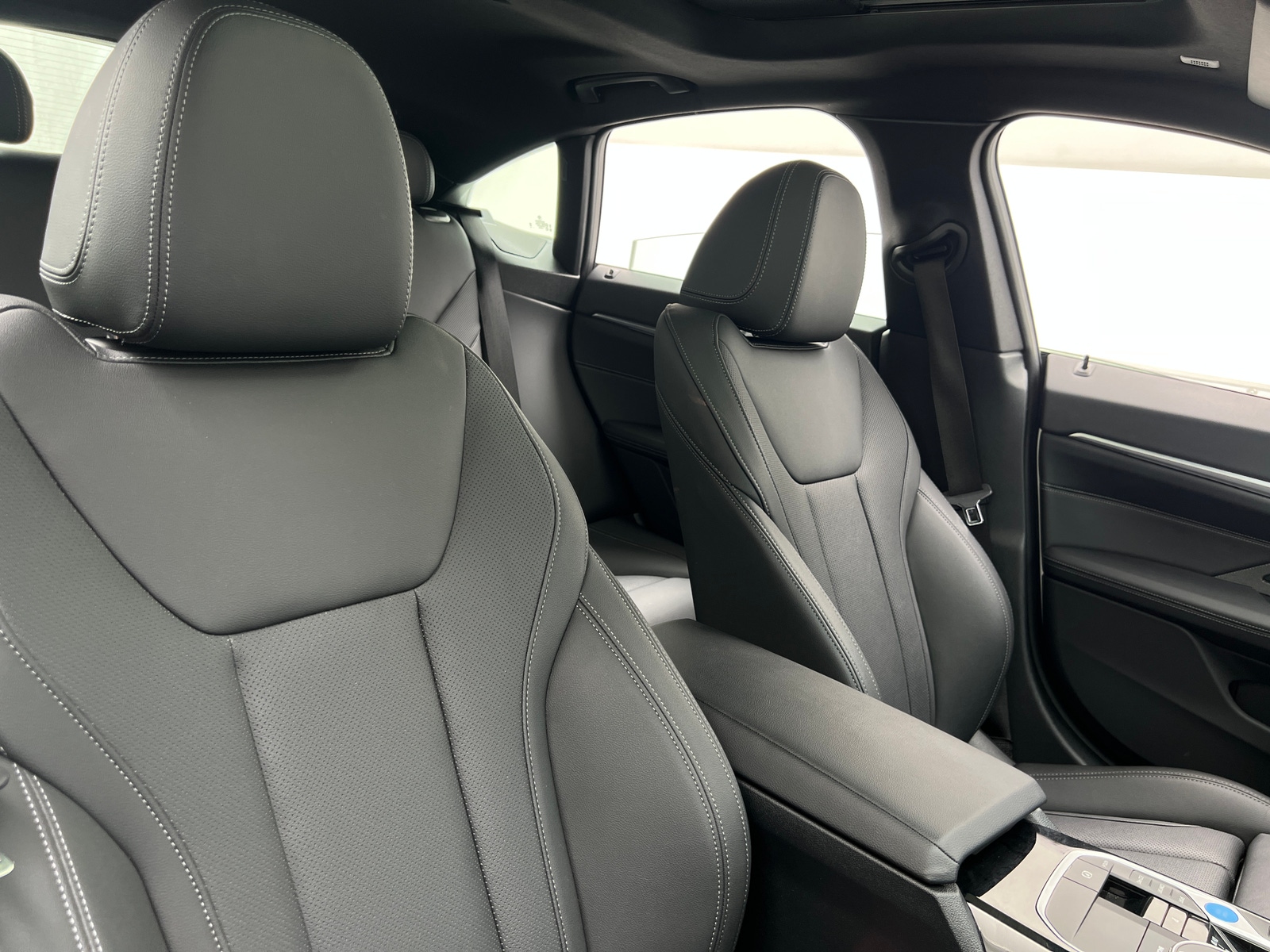 Thumbnail: 2023 BMW i4 - 2