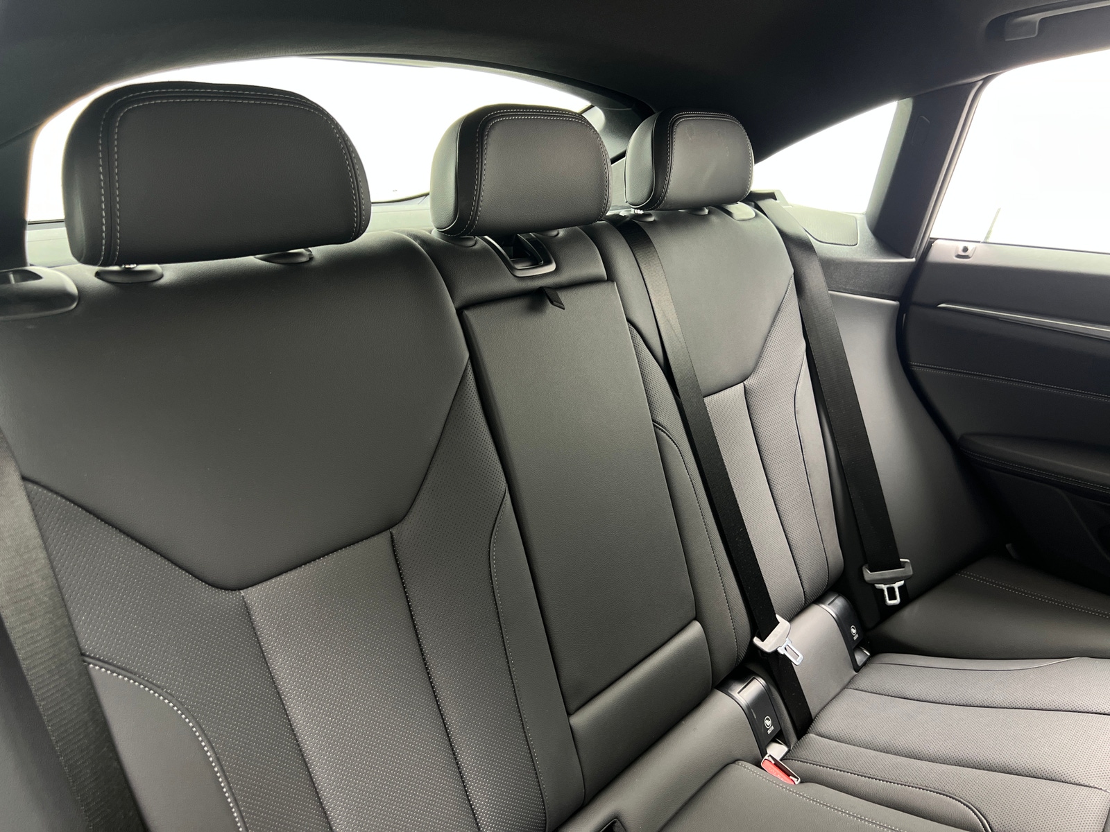 Thumbnail: 2023 BMW i4 - 6