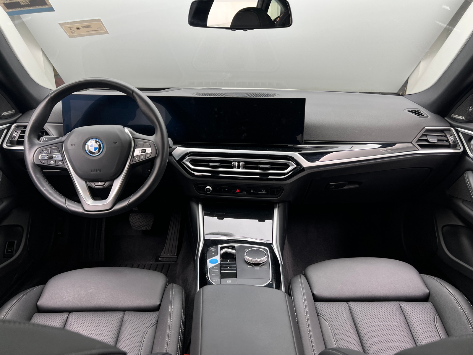 Thumbnail: 2023 BMW i4 - 3