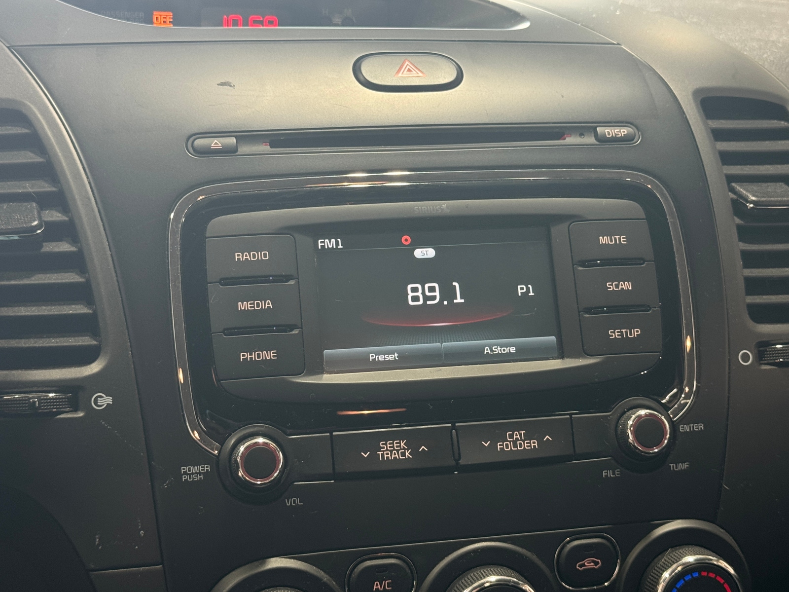 Thumbnail: 2018 Kia Forte - 4