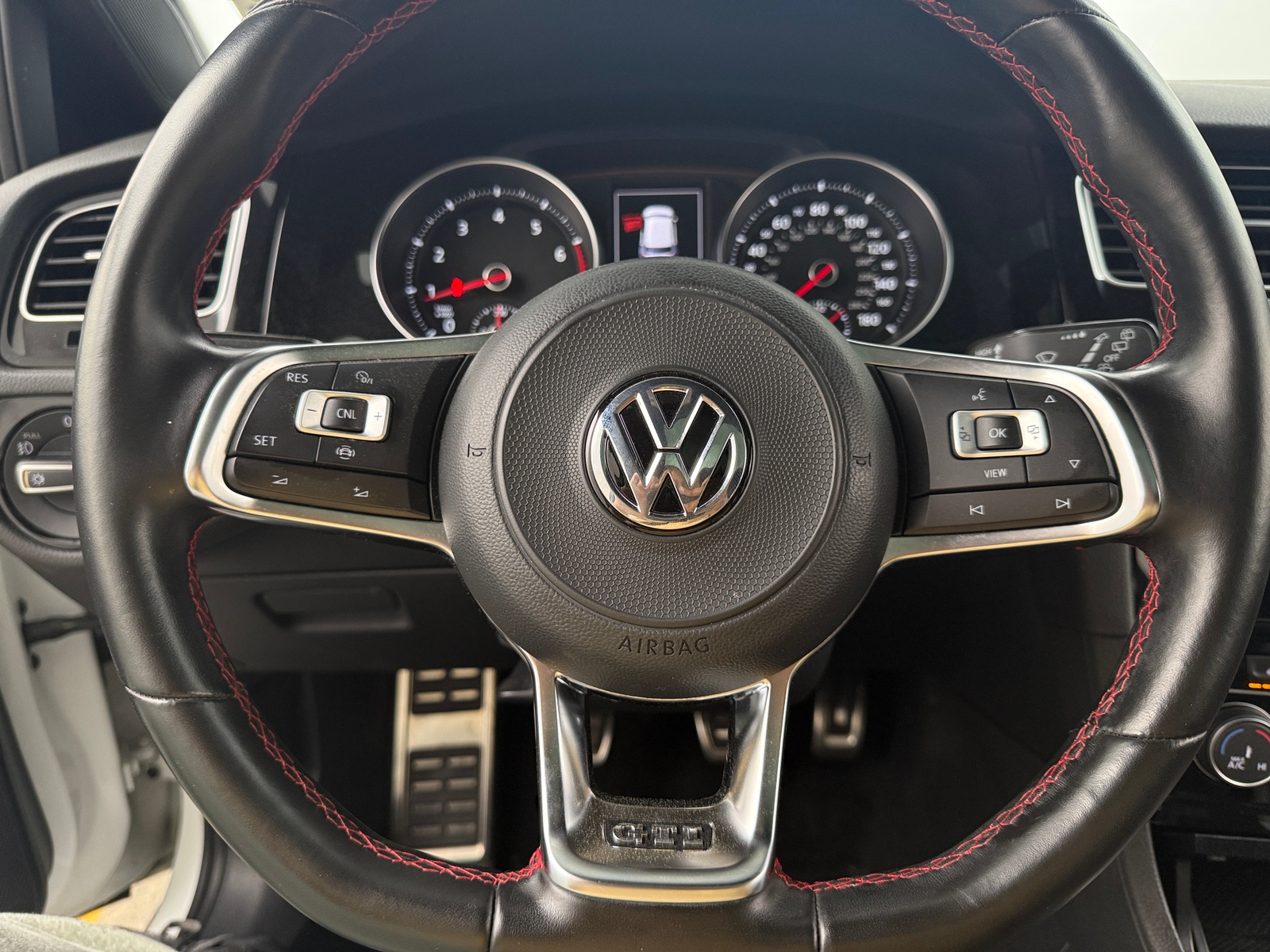 Thumbnail: 2021 Volkswagen Golf - 4