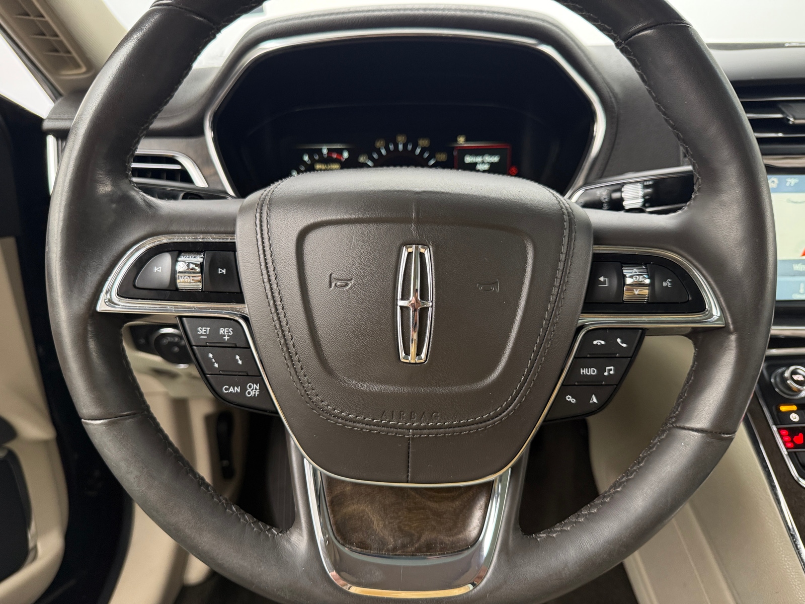 Thumbnail: 2019 Lincoln Continental - 4