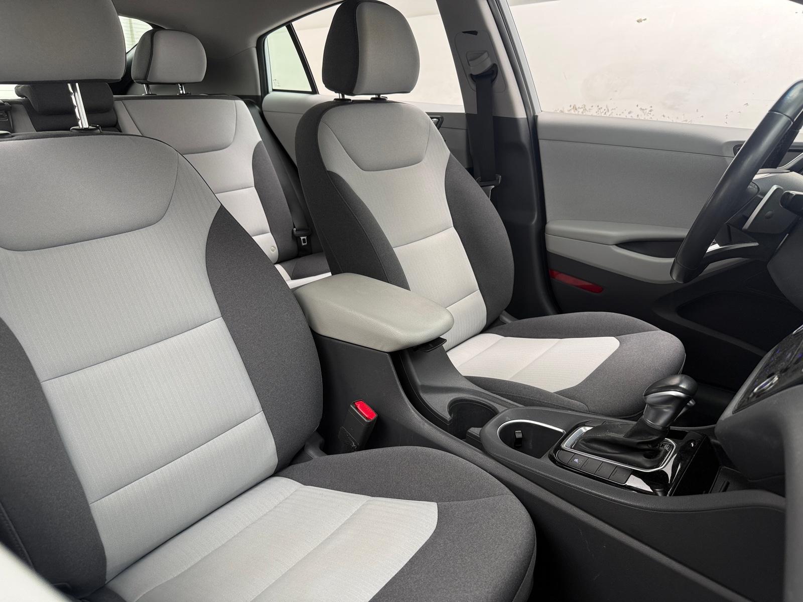 Thumbnail: 2020 Hyundai Ioniq - 2