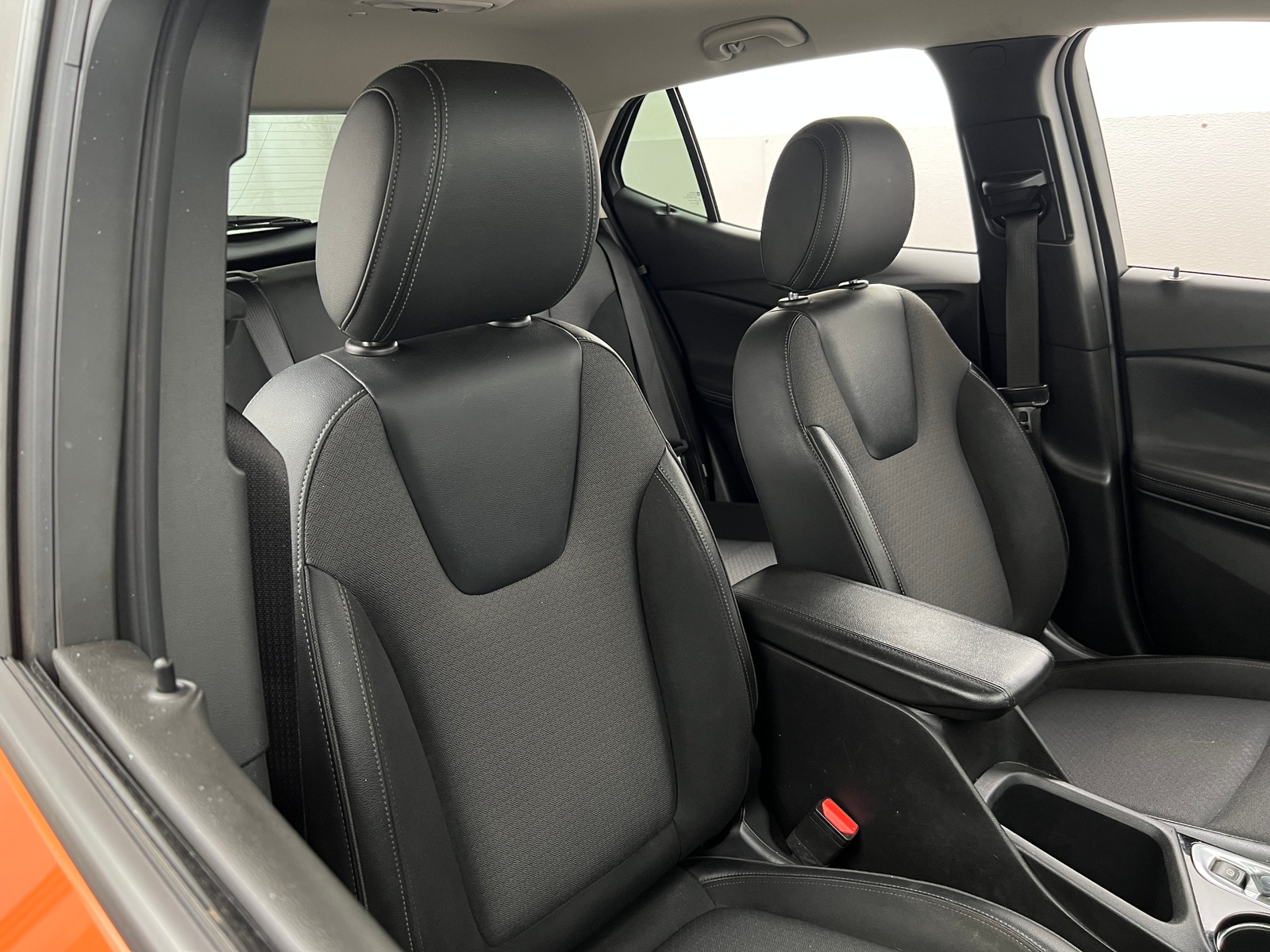 Thumbnail: 2022 Buick Encore GX - 2