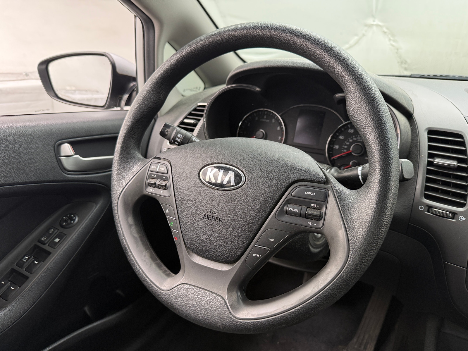 Thumbnail: 2018 Kia Forte - 4