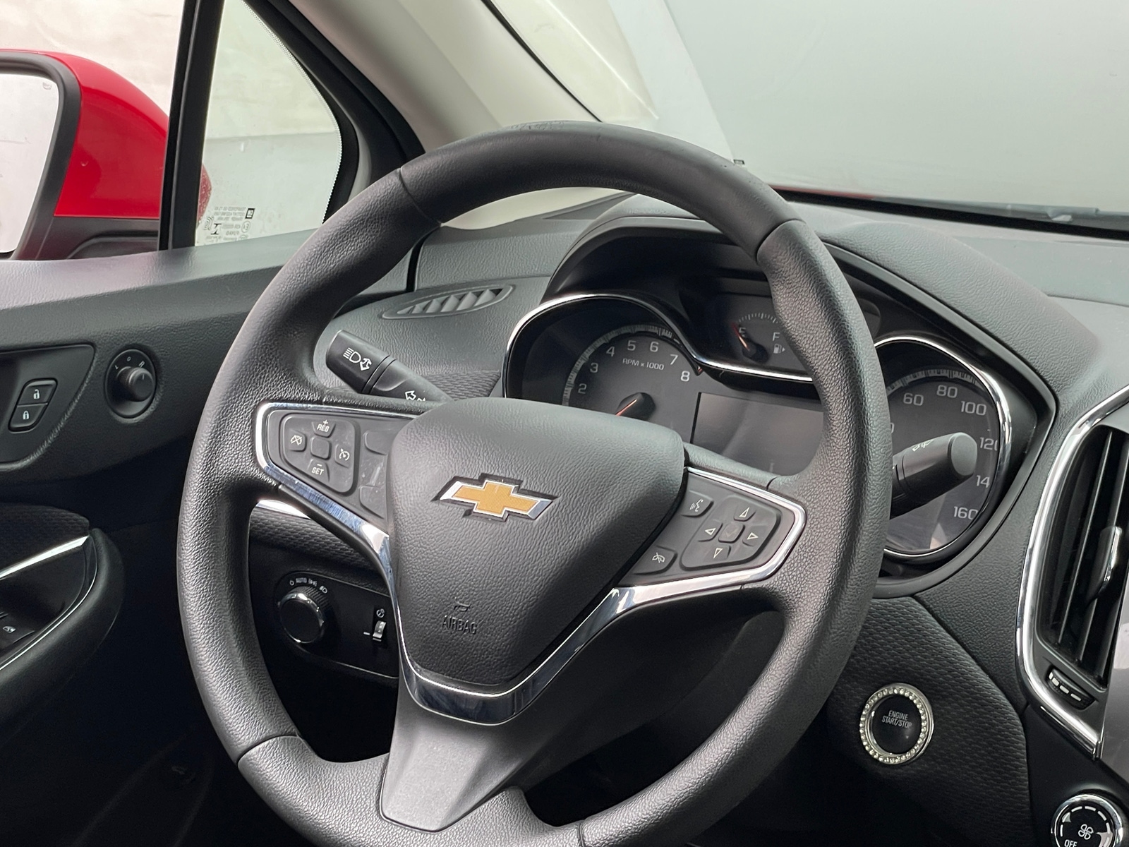 Thumbnail: 2018 Chevrolet Cruze - 5