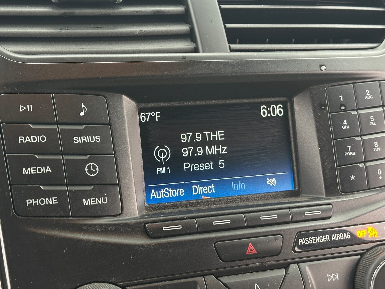 Thumbnail: 2018 Ford Explorer - 4