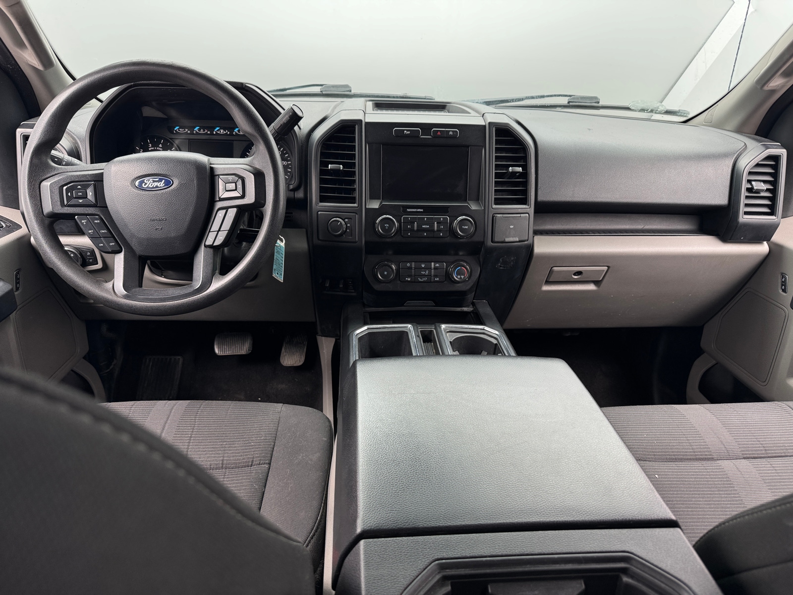Thumbnail: 2019 Ford Econoline - 3