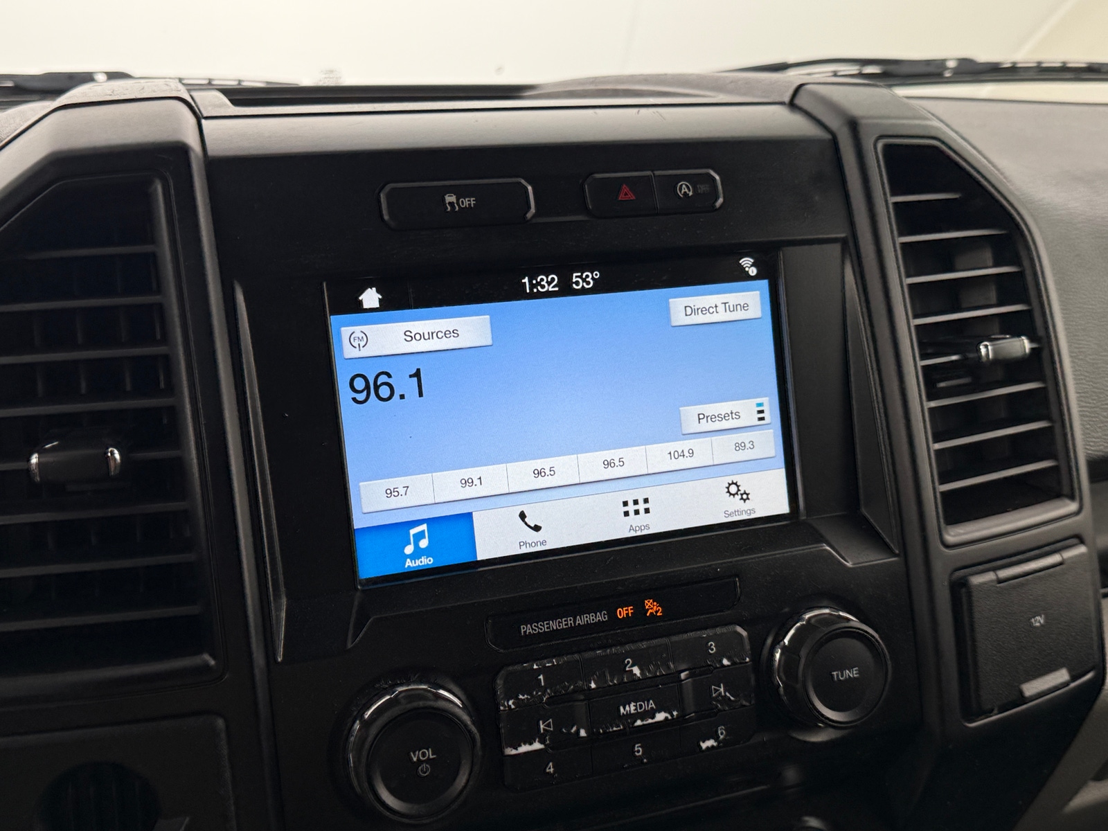 Thumbnail: 2017 Ford Econoline - 4