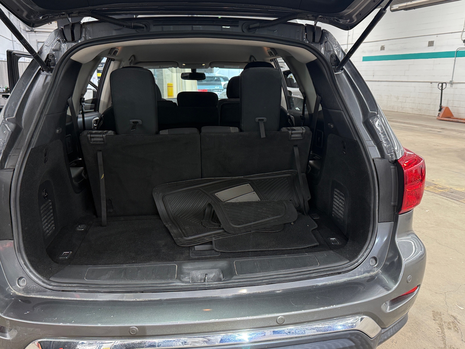 Thumbnail: 2019 Nissan Pathfinder - 7