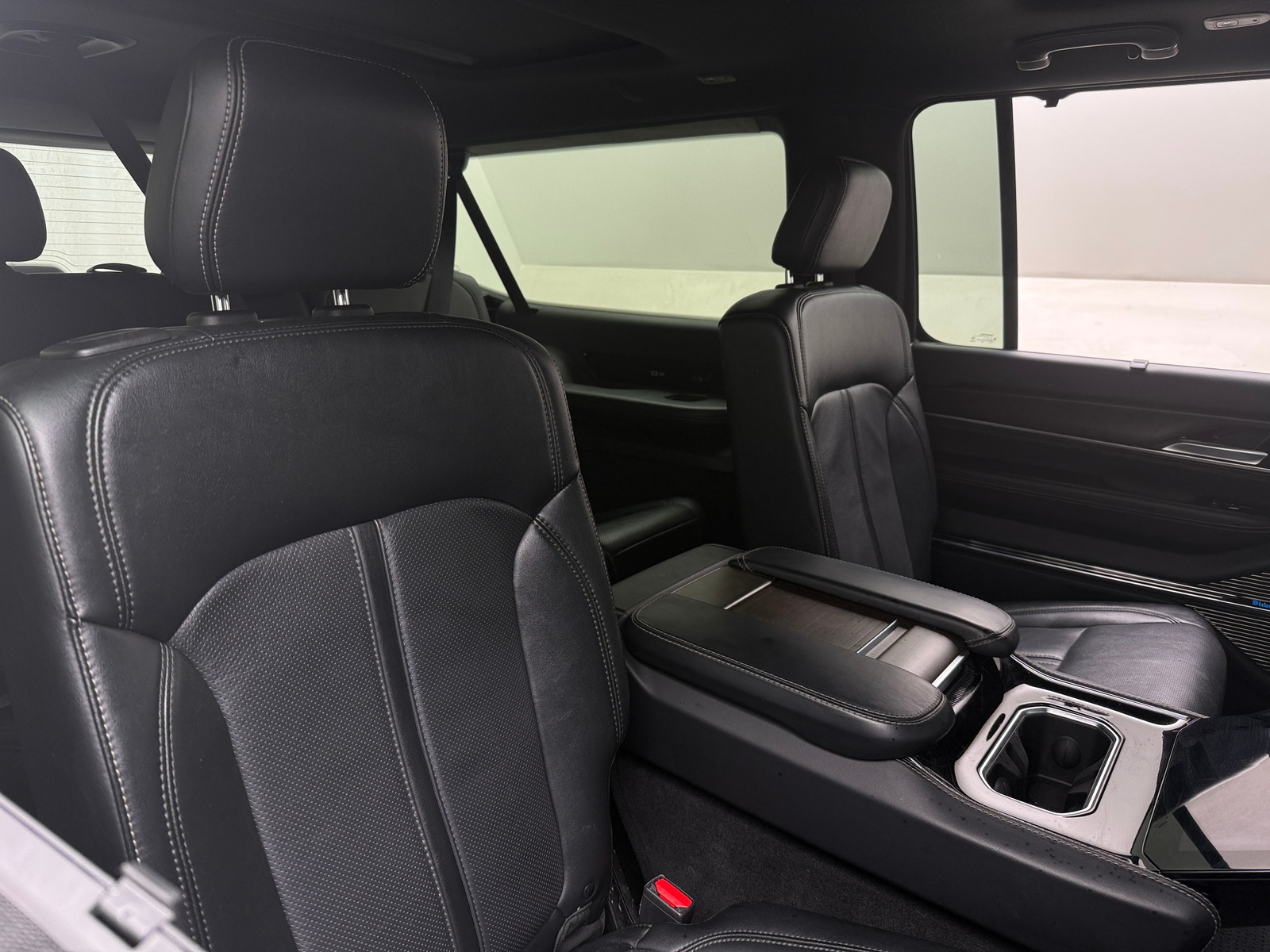 Thumbnail: 2024 Jeep Grand Wagoneer L - 5