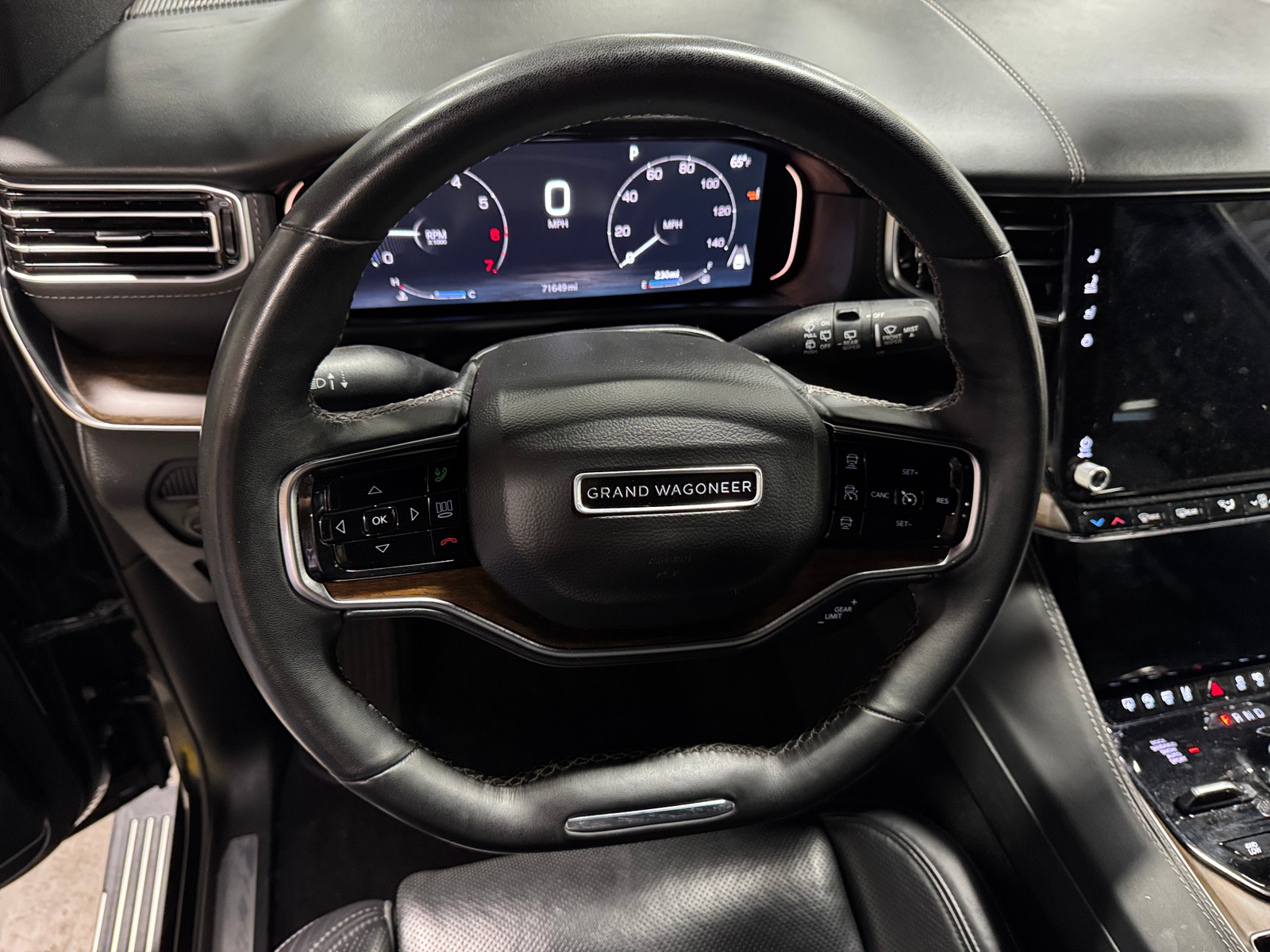 Thumbnail: 2024 Jeep Grand Wagoneer L - 4