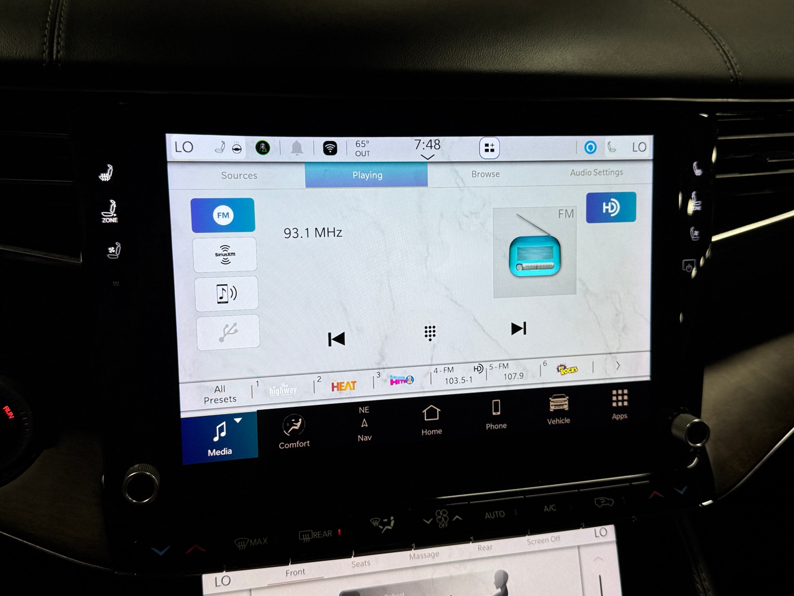 Thumbnail: 2024 Jeep Grand Wagoneer L - 3