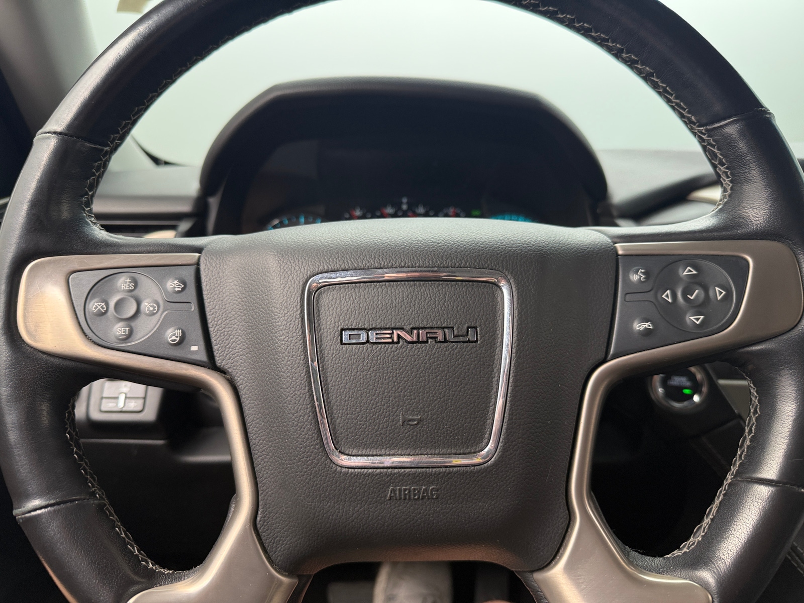 Thumbnail: 2019 GMC Yukon - 4