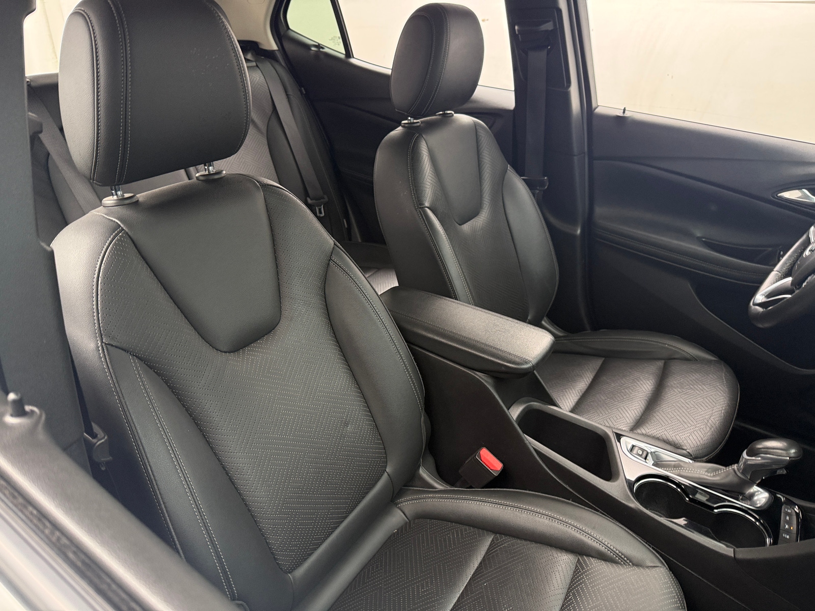 Thumbnail: 2022 Buick Encore GX - 2