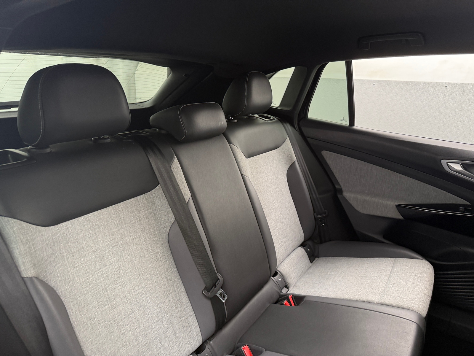 Thumbnail: 2023 Volkswagen ID.4 - 6