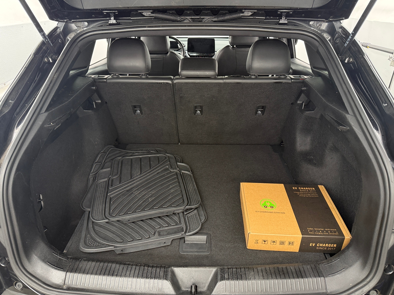 Thumbnail: 2023 Volkswagen ID.4 - 7