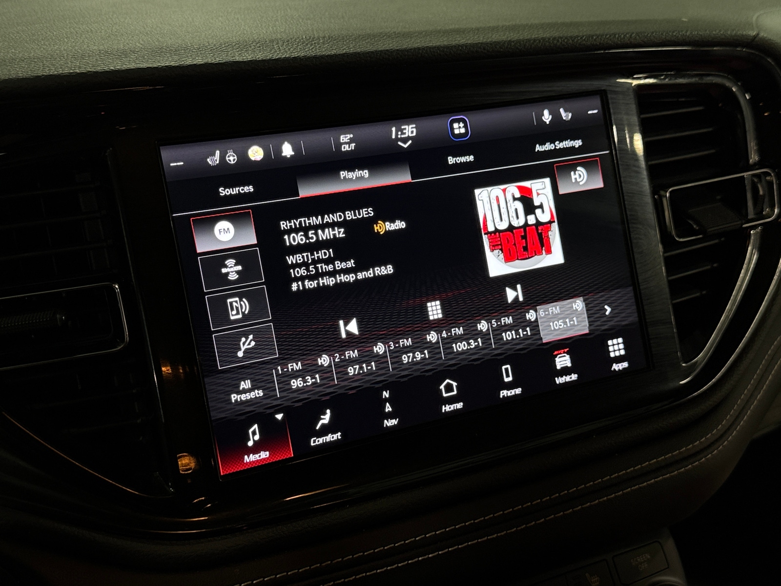 Thumbnail: 2022 Dodge Durango - 3