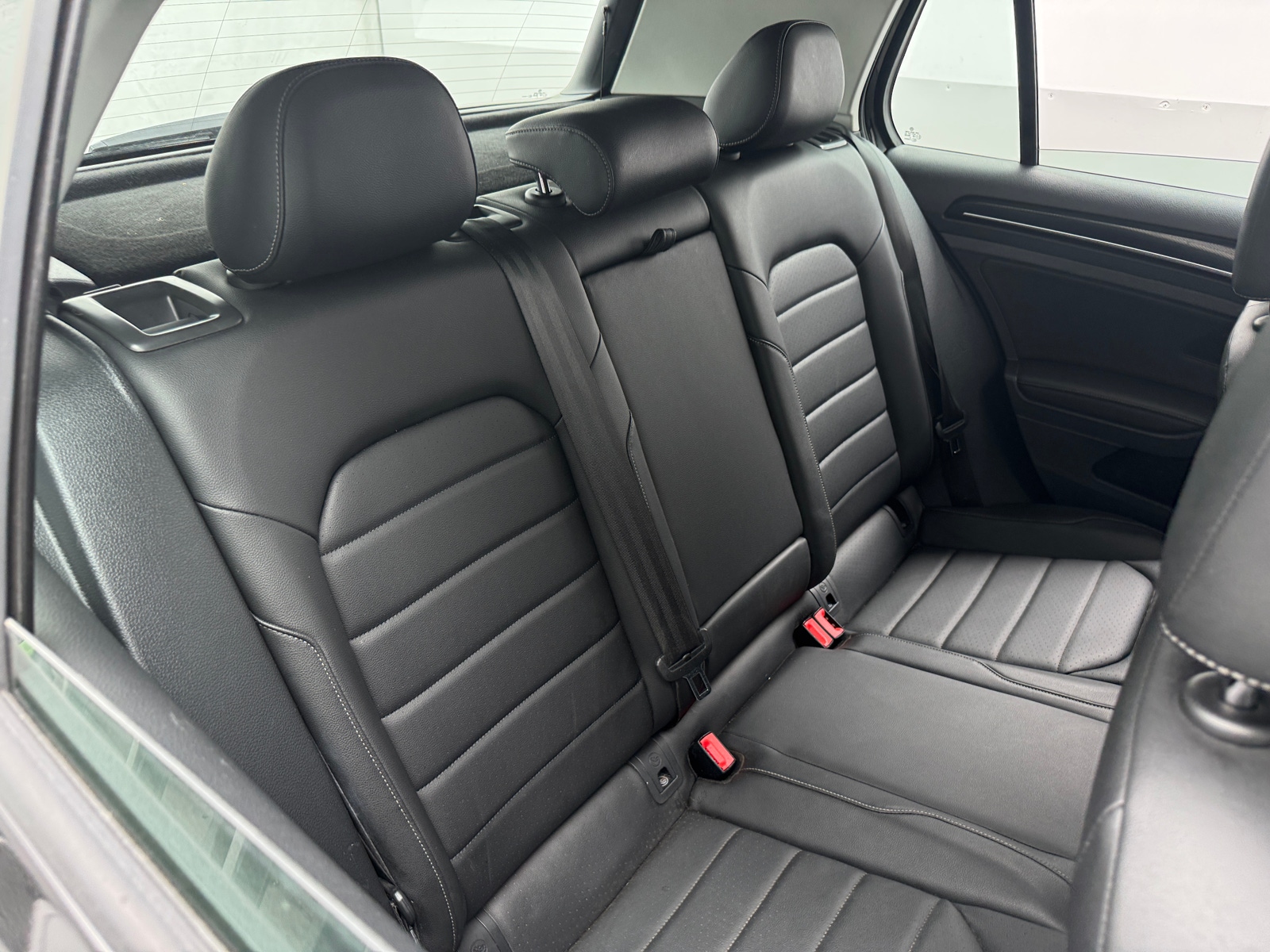 Thumbnail: 2017 Volkswagen Golf - 6