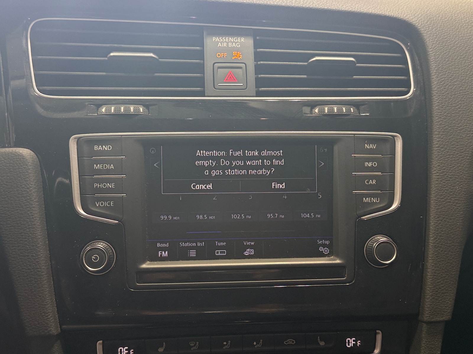 Thumbnail: 2017 Volkswagen Golf - 4