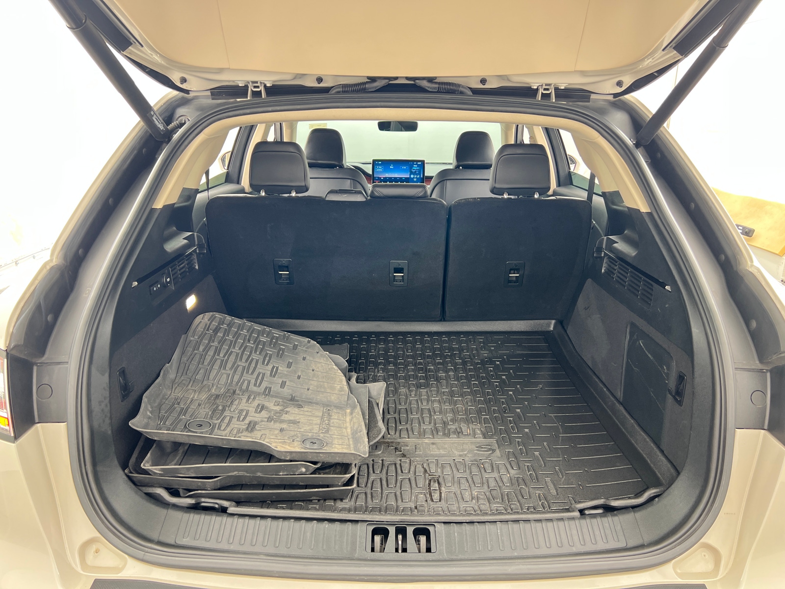 Thumbnail: 2022 Lincoln Nautilus - 6