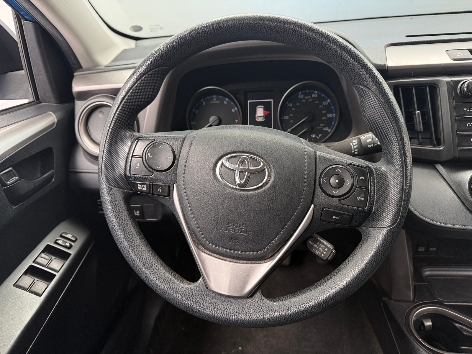 Thumbnail: 2017 Toyota RAV4 - 5