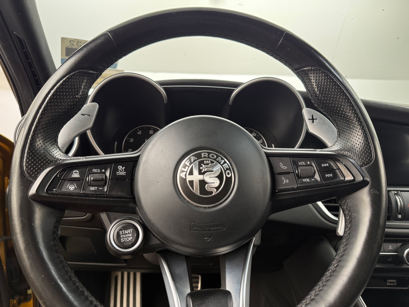 Thumbnail: 2022 Alfa Romeo Giulia - 4