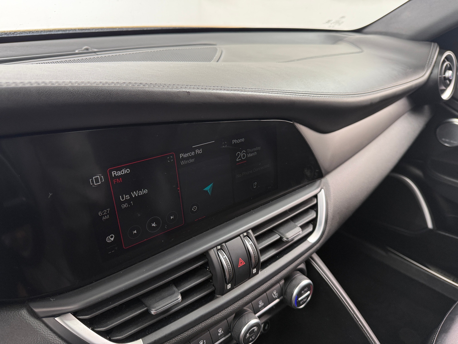 Thumbnail: 2022 Alfa Romeo Giulia - 3