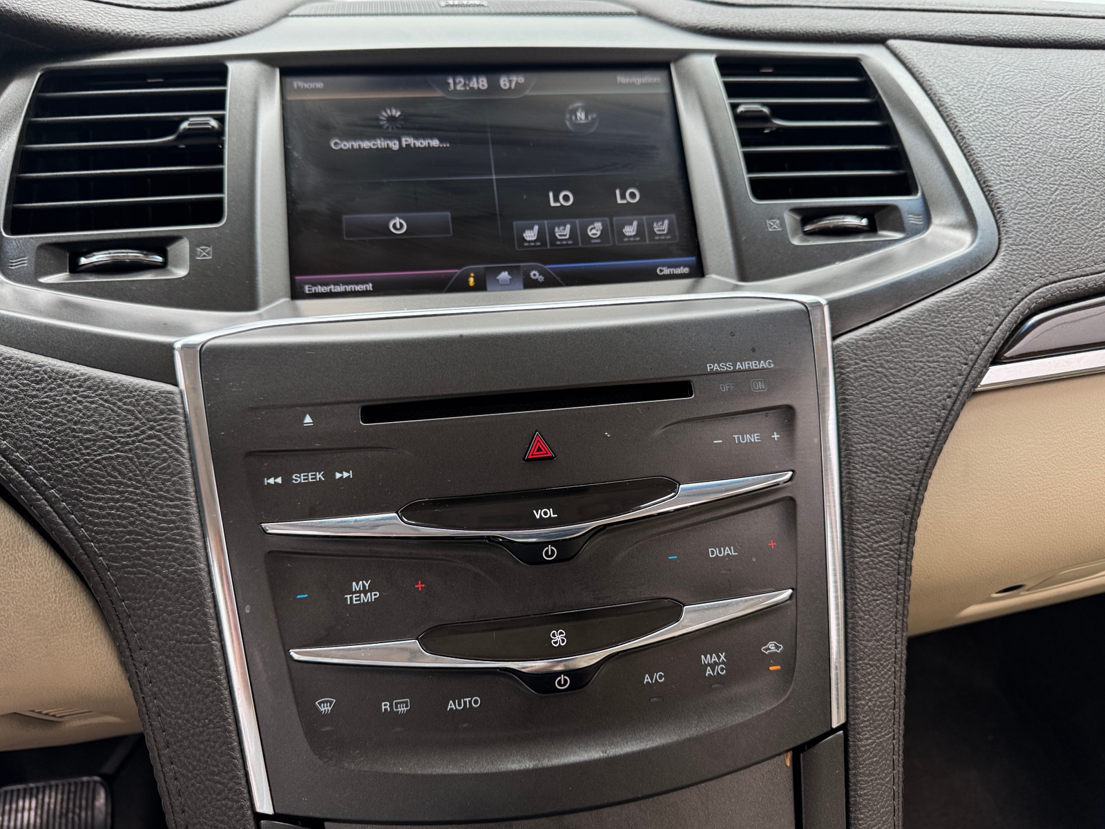 Thumbnail: 2013 Lincoln MKS - 3