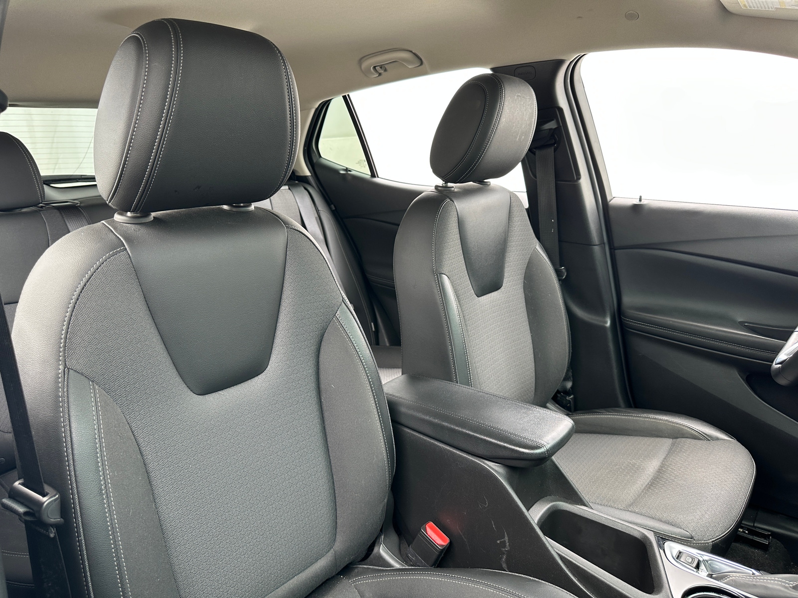 Thumbnail: 2022 Buick Encore GX - 2