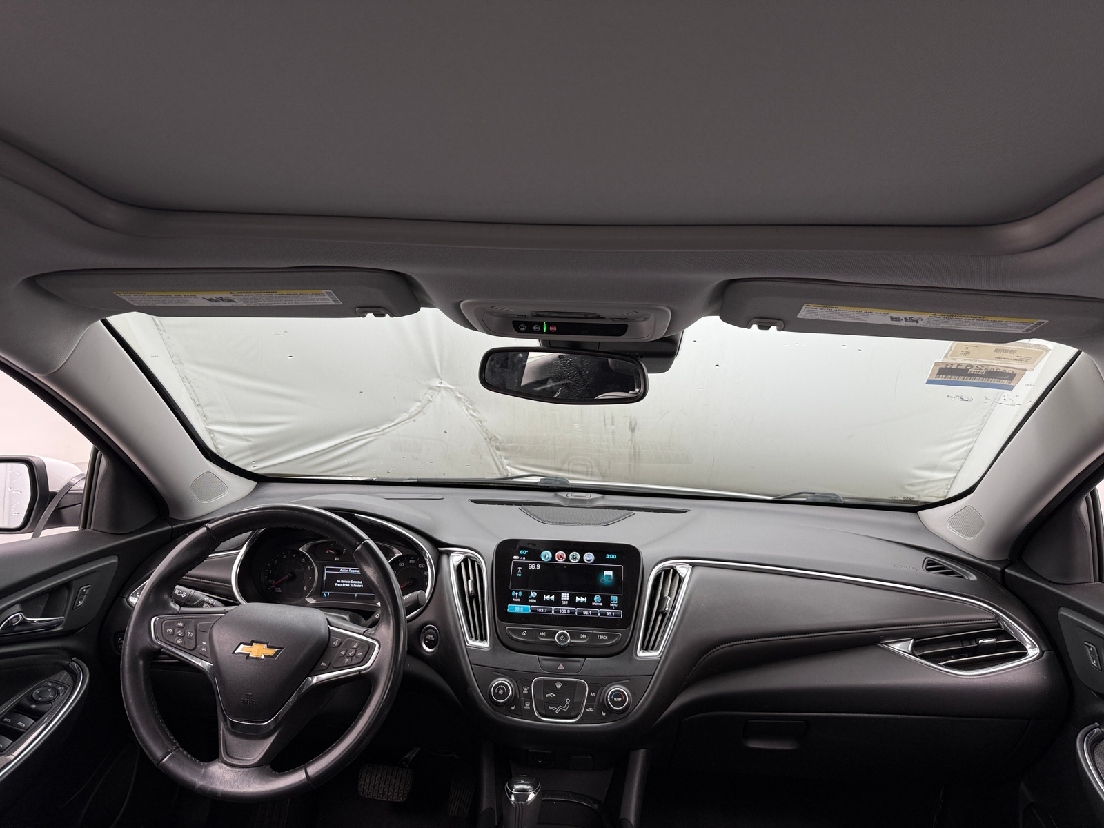 Thumbnail: 2018 Chevrolet Malibu - 3