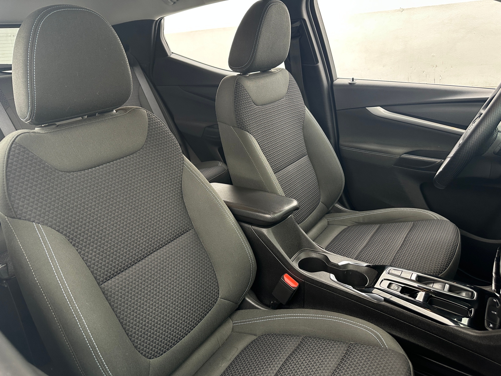 Thumbnail: 2023 Chevrolet Bolt EUV - 2