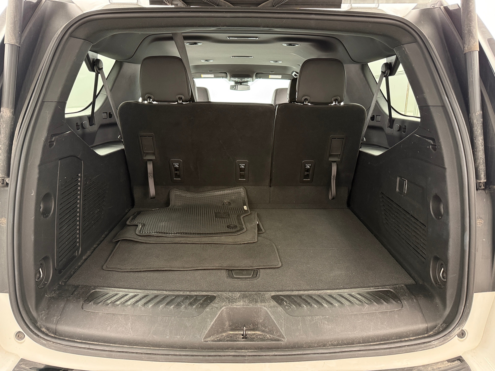 Thumbnail: 2023 Chevrolet Suburban - 6