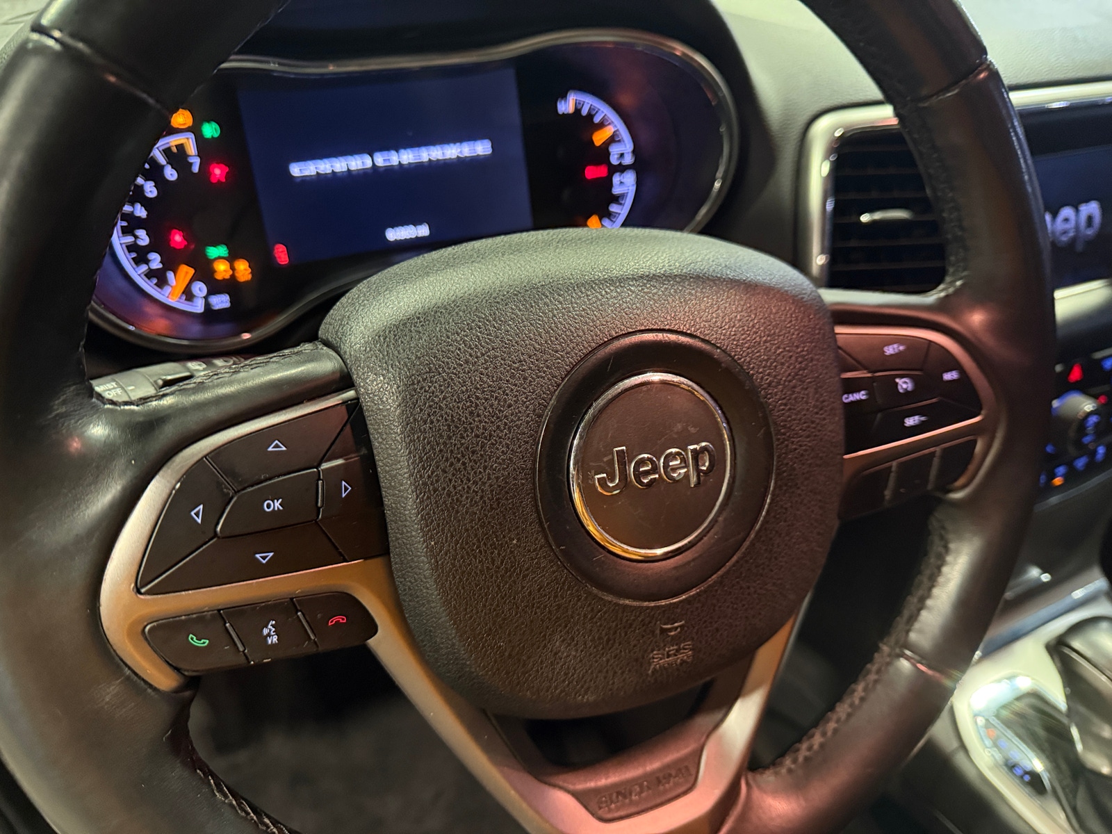 Thumbnail: 2018 Jeep Grand Cherokee - 5