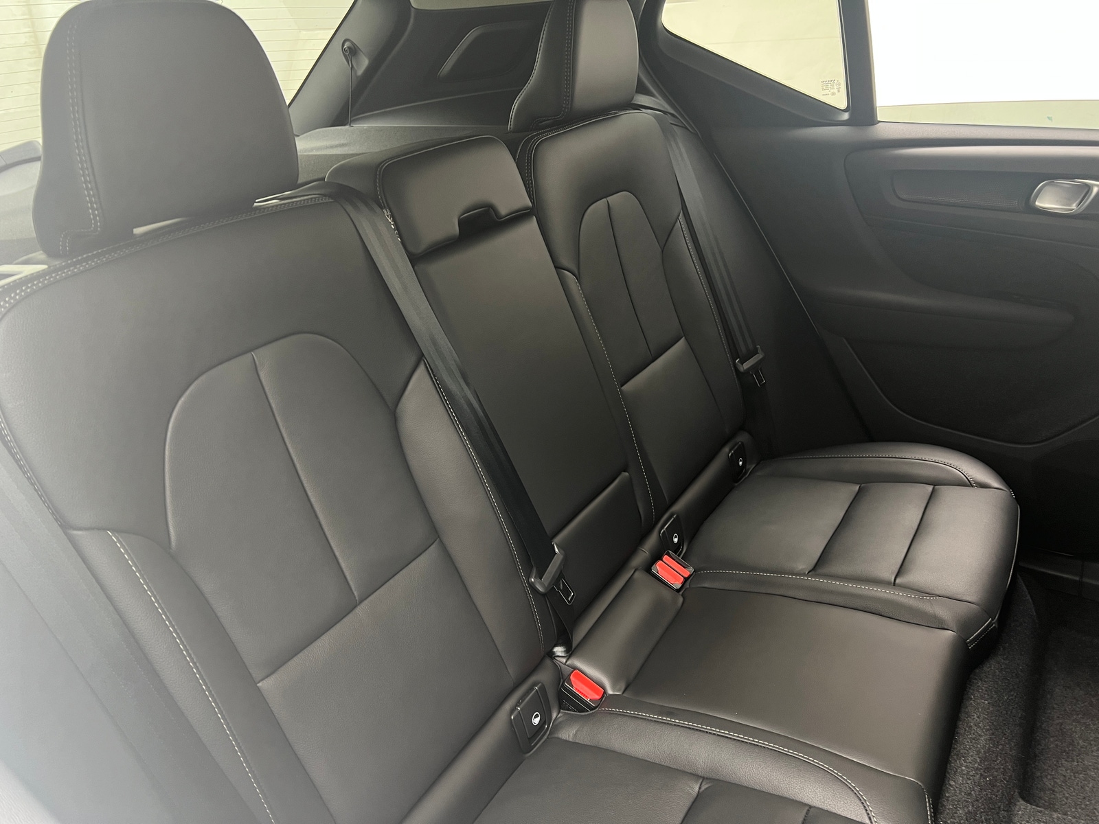 Thumbnail: 2025 Volvo XC40 - 5