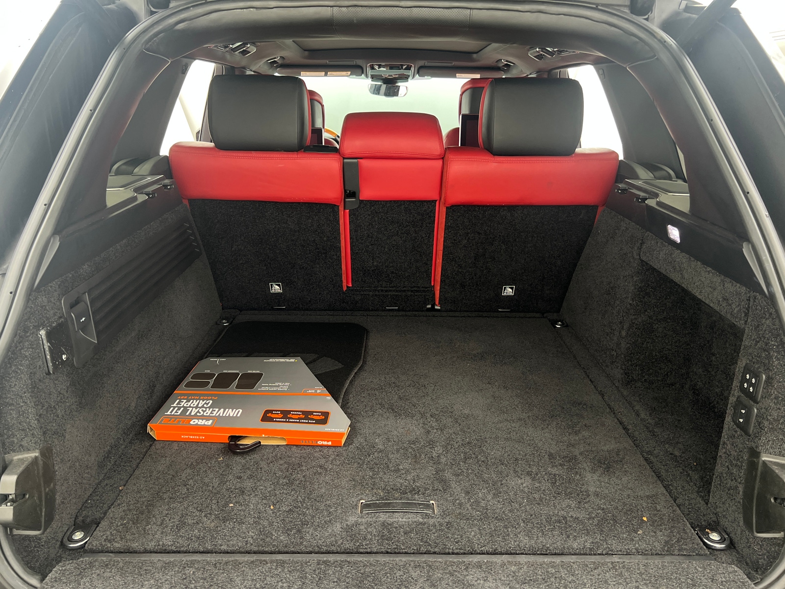 Thumbnail: 2018 Land Rover Range Rover - 6