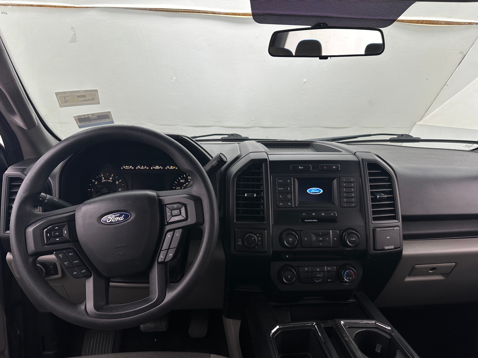 Thumbnail: 2018 Ford Econoline - 3