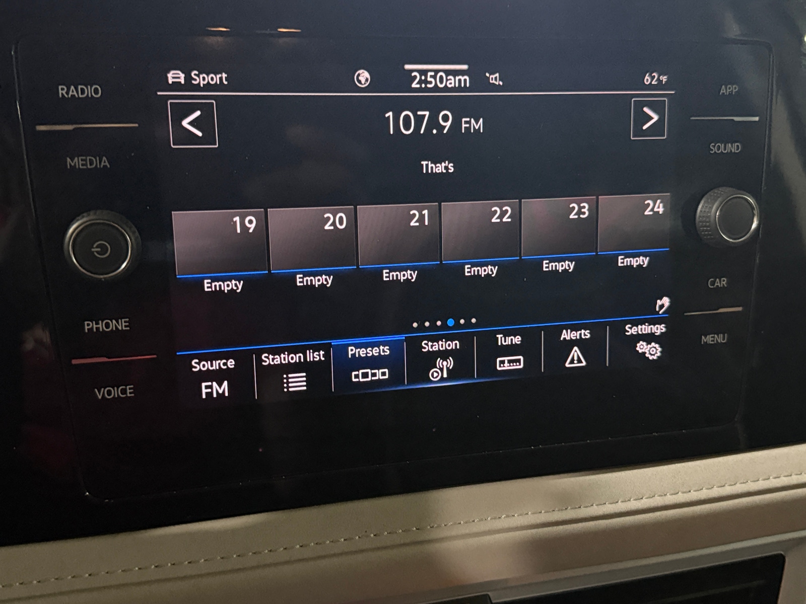 Thumbnail: 2025 Volkswagen Taos - 4